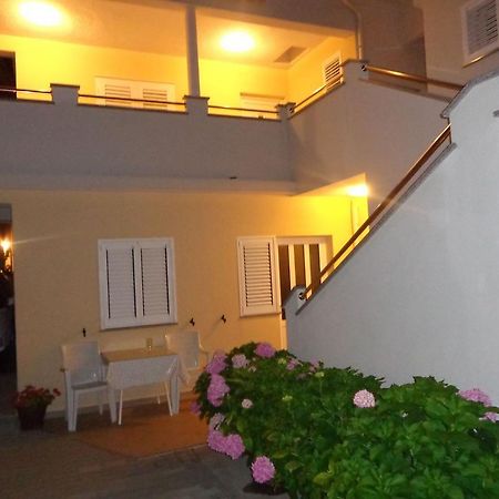 Apartments Kekica Новаля Екстериор снимка