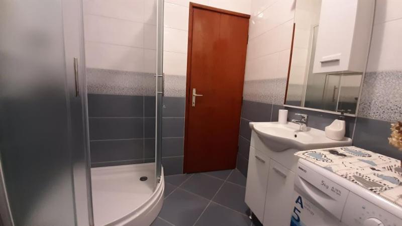 Apartments Kekica Новаля Екстериор снимка