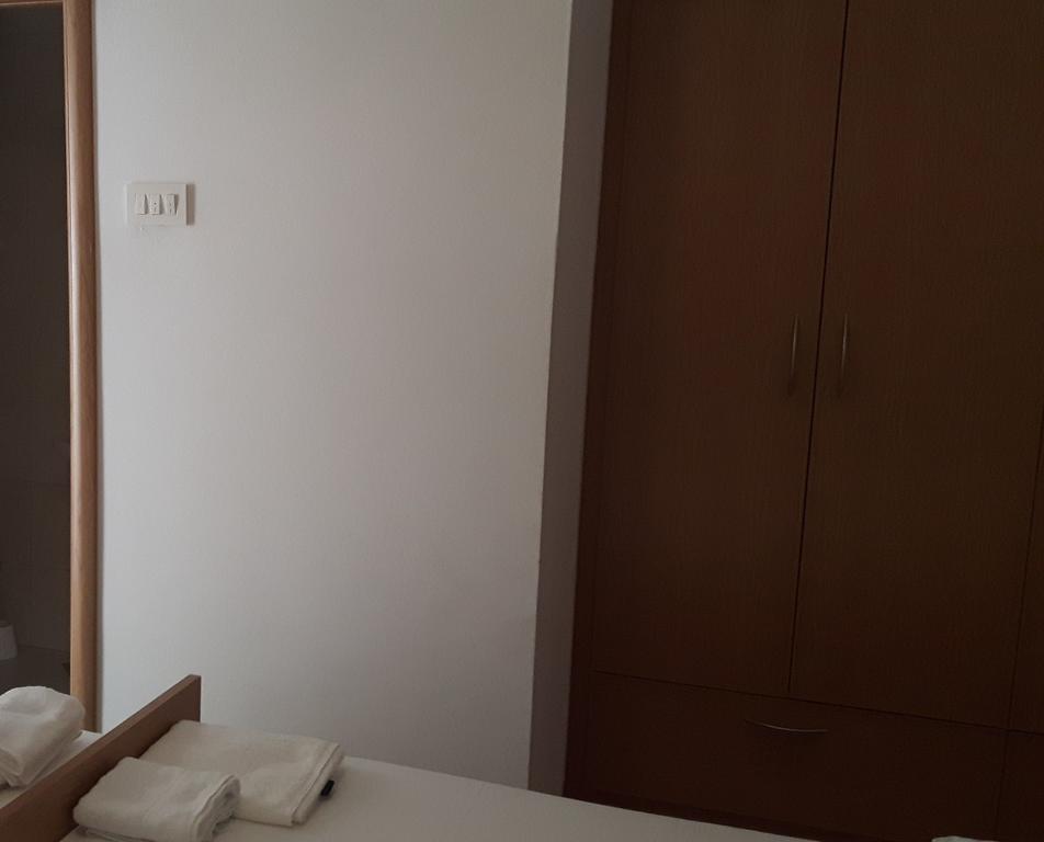 Apartments Kekica Новаля Екстериор снимка